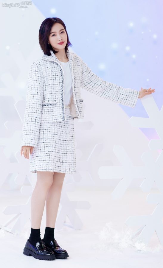 大美人宋茜短发造型玉腿纤细气质温柔(2/4)