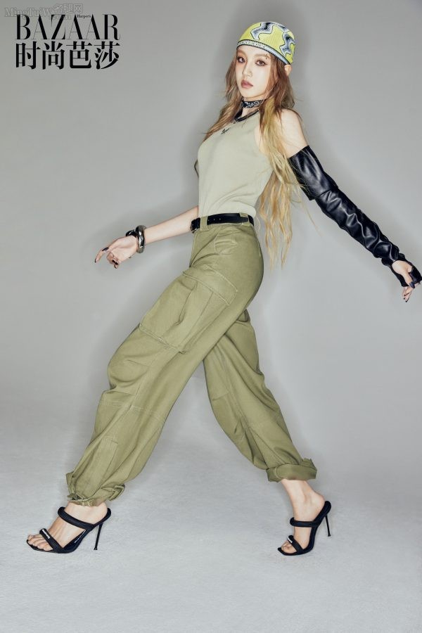 Song Yuqiyu wears stiletto sandals in Harper's Bazaar magazine and is avant-garde and fashionable(1/1)