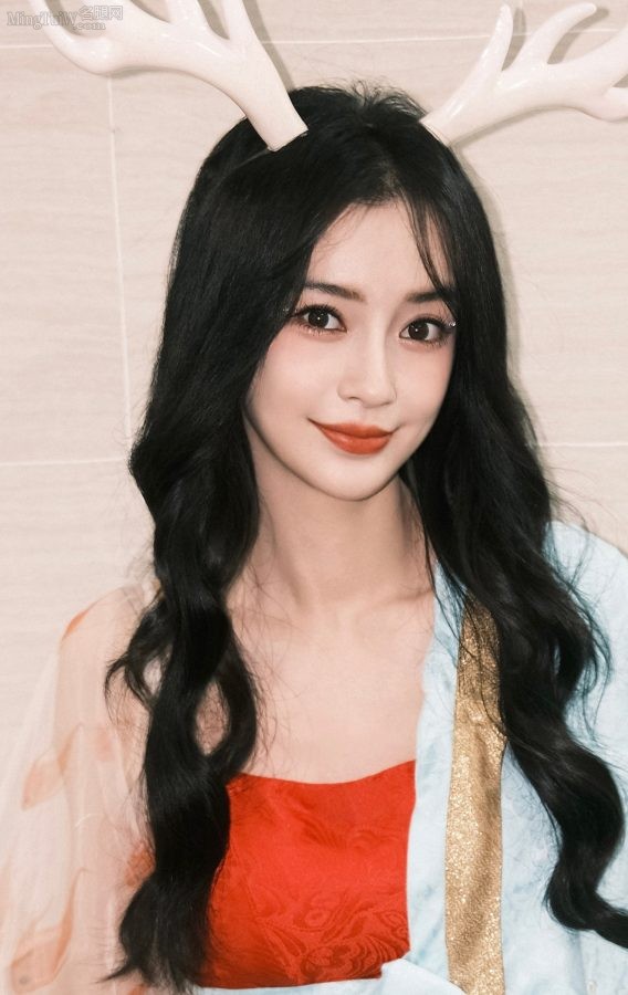 杨颖Angelababy解锁《王者荣耀》辅助英雄阿瑶(3/4)