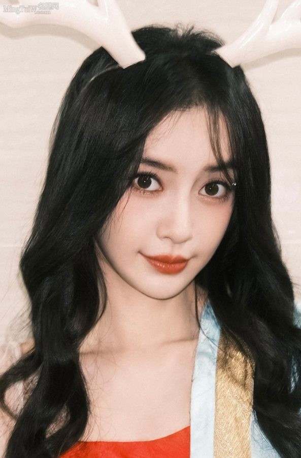 杨颖Angelababy解锁《王者荣耀》辅助英雄阿瑶(4/4)
