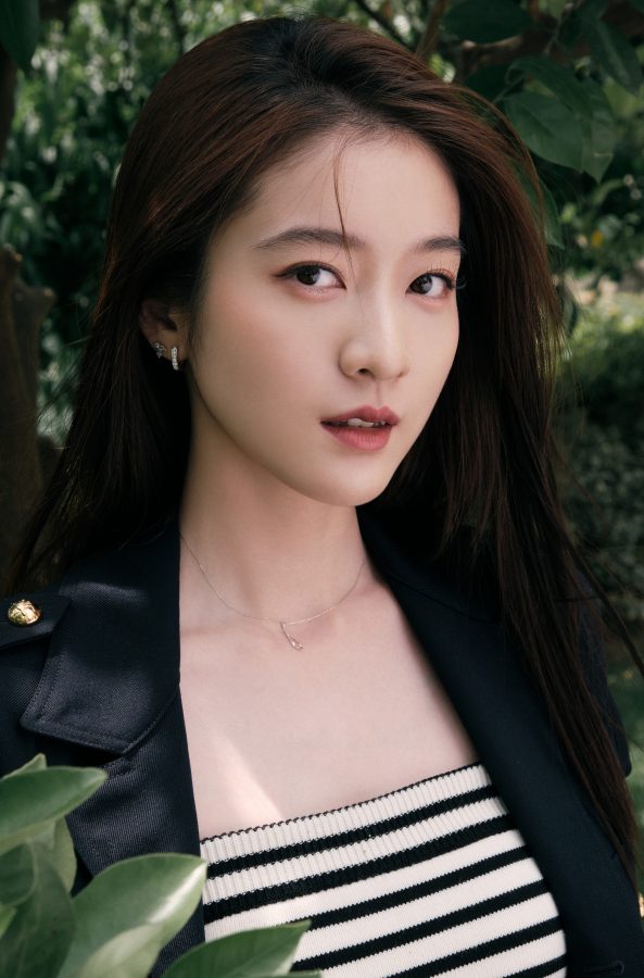 清甜小妹张雪迎穿牛仔短裙秀出白皙美腿(2/3)