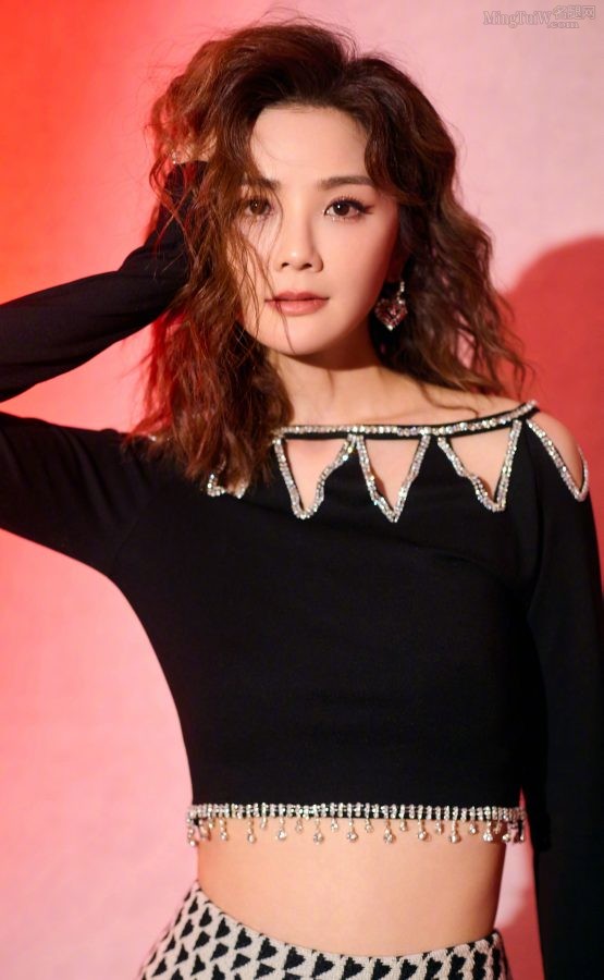 阿Sa蔡卓妍细腰美腿玉照(2/4)