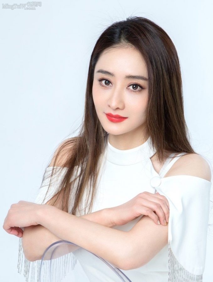 陈德容白裙美腿细高跟棚拍写真(3/3)