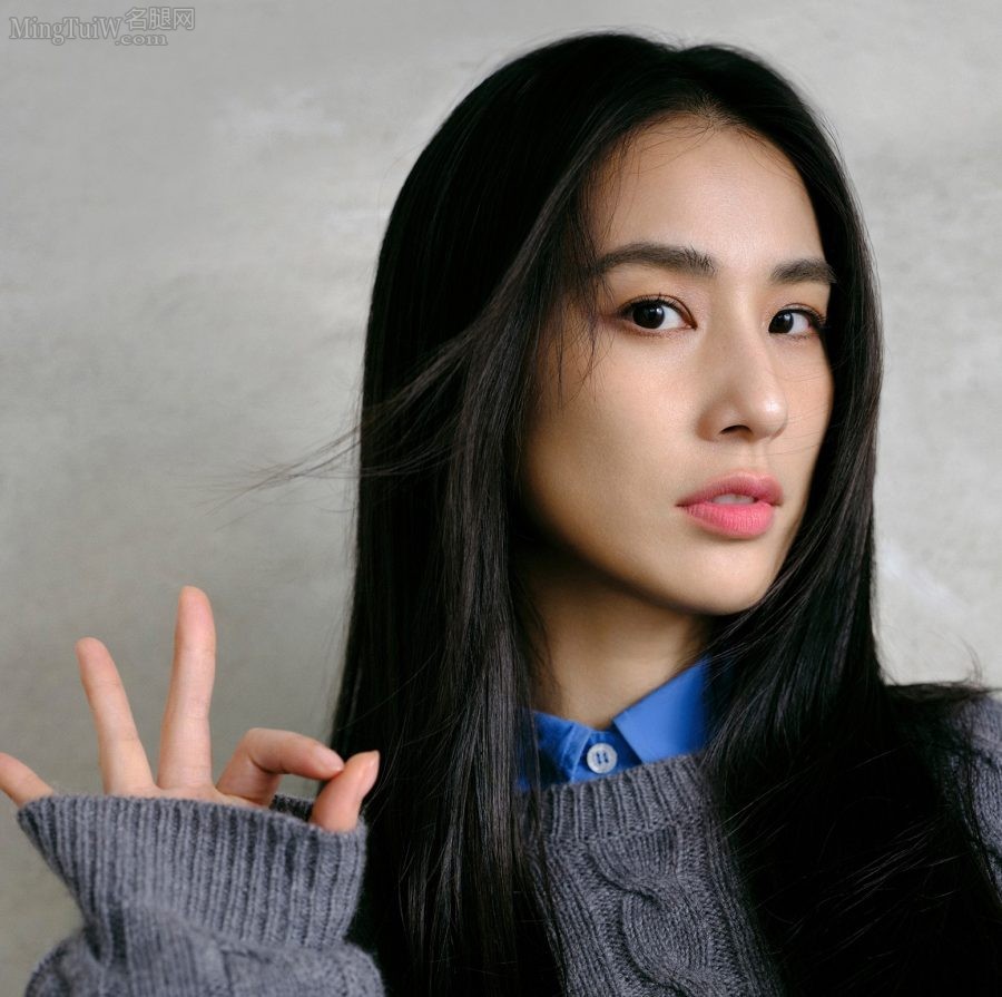 《精彩OK》黄圣依细腰美腿大片(4/4)