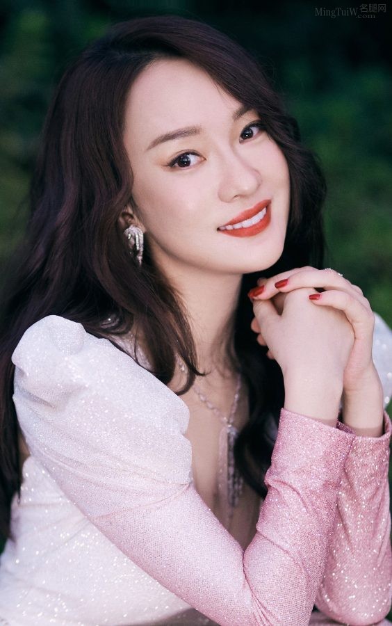 女明星霍思燕穿深V公主裙大秀事业线(3/4)