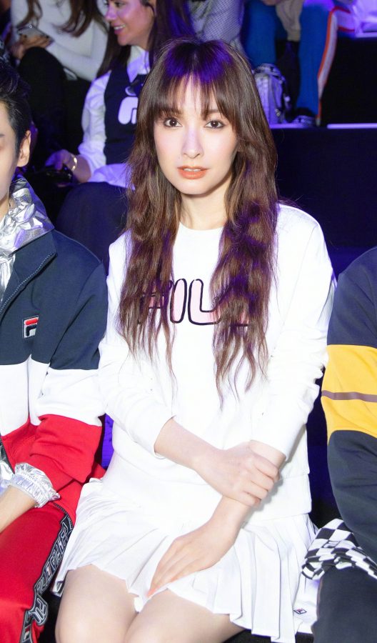 吴昕一身潮流运动风看秀，是活力十足的美少女没错了(4/4)