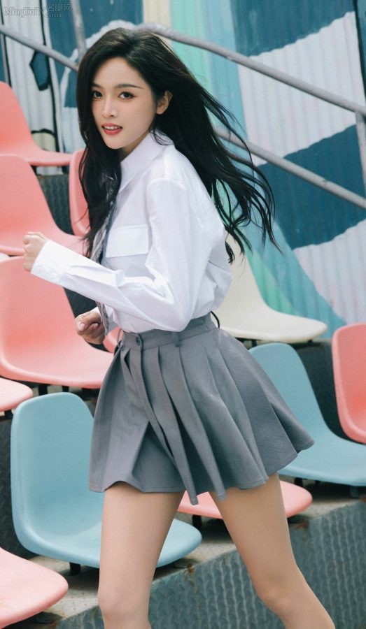美少女吴宣仪穿百褶裙美腿笔直修长(6/12)