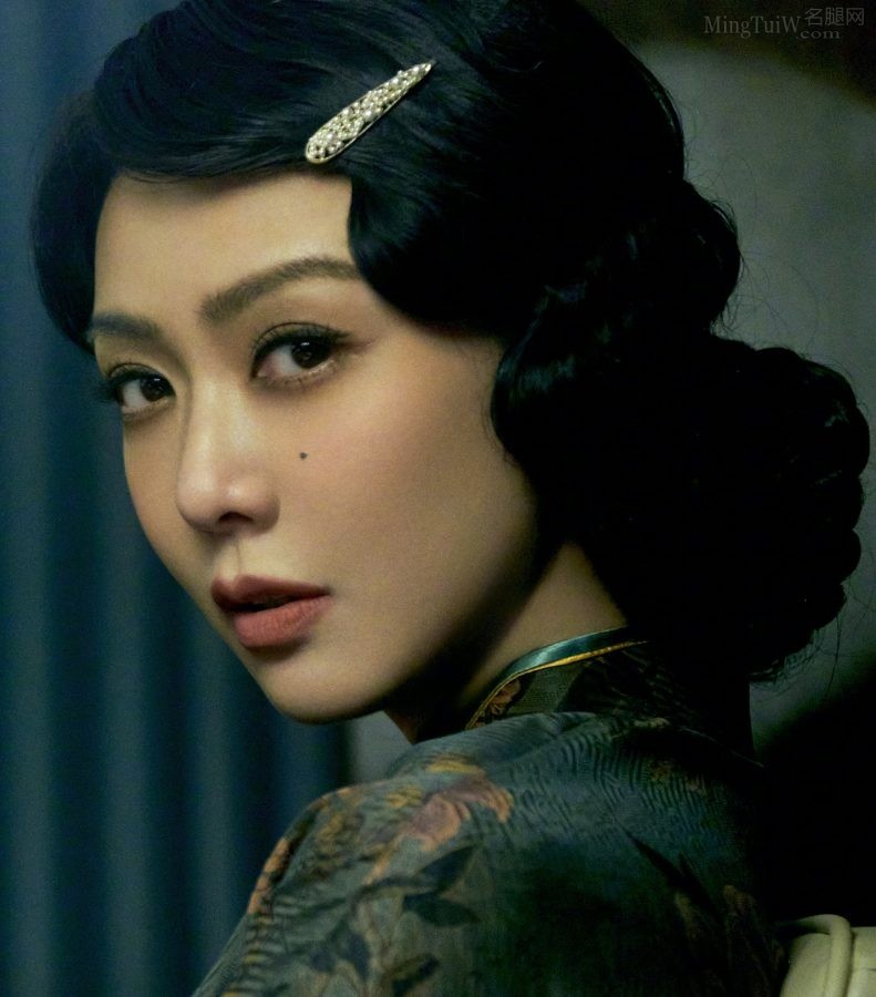 《无限超越班》薛凯琪韵味旗袍高跟美人卧(4/4)