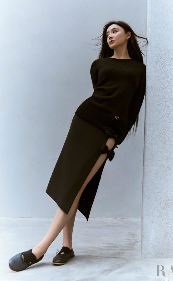 《瑞丽服饰美容》杂志袁姗姗美腿写真大片(4/6)