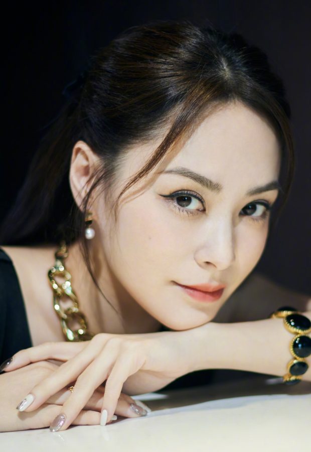 Twins Gillian Chung and Charlene Choi are in love together(4/7)