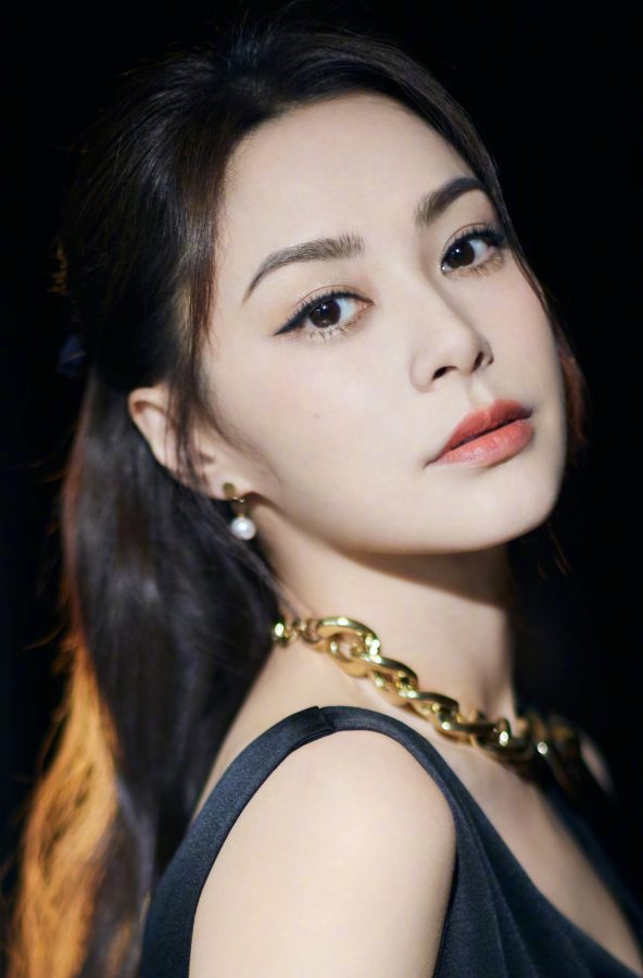 Twins钟欣桐和蔡卓妍姐妹花一欲一纯(5/7)