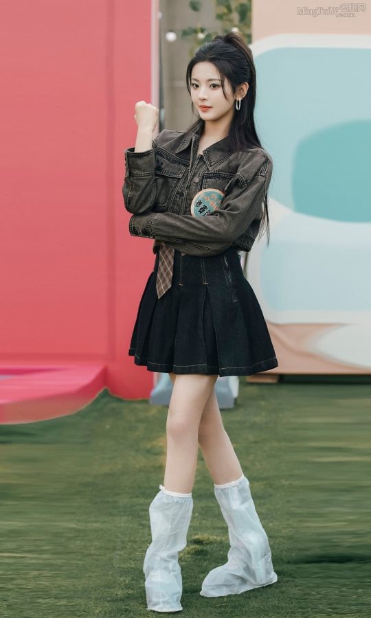 《漂亮的战斗》杨超越的直白少女腿(4/5)