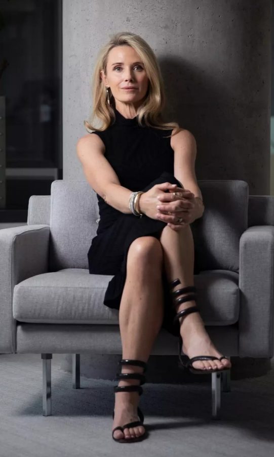 州长夫人Jennifer Siebel Newsom的凉鞋玉脚(1/3)