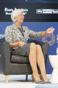 Christine Lagarde在国际货币基金组织会议上的丝袜高跟