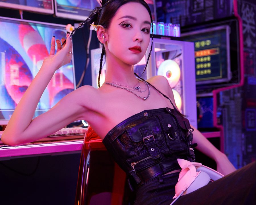 爱吃棒棒糖的电竞女孩陈都灵光脚丫玩英雄联盟手游(5/5)