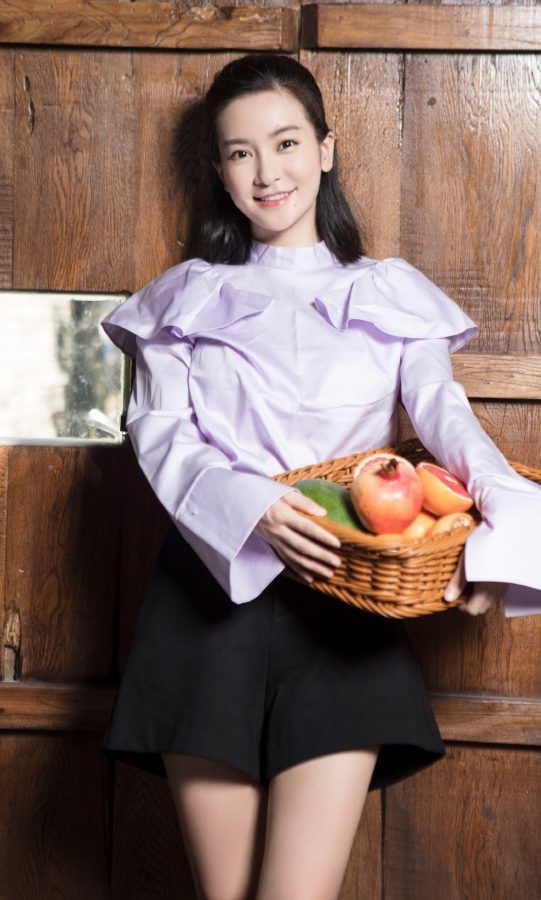 李晟光滑白洁的美腿写真(3/3)