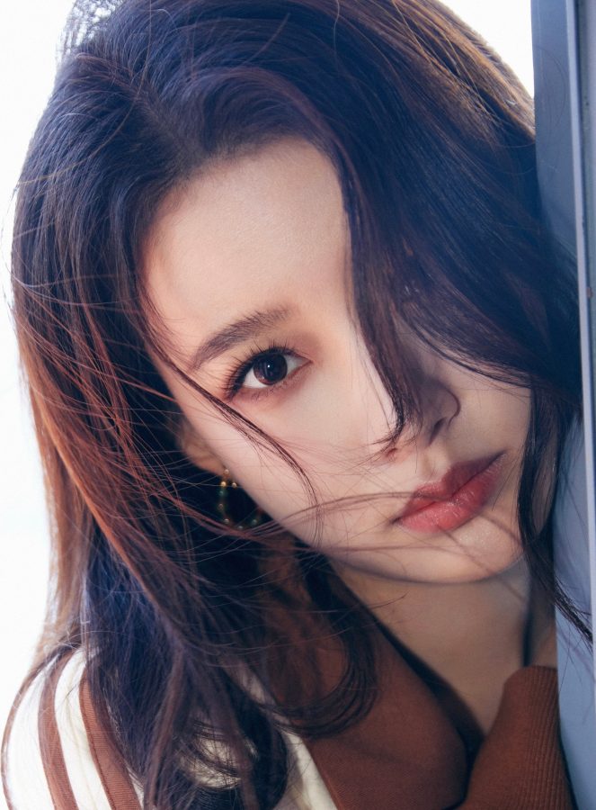 顶级美女孙怡穿牛仔裤秀美腿(5/6)