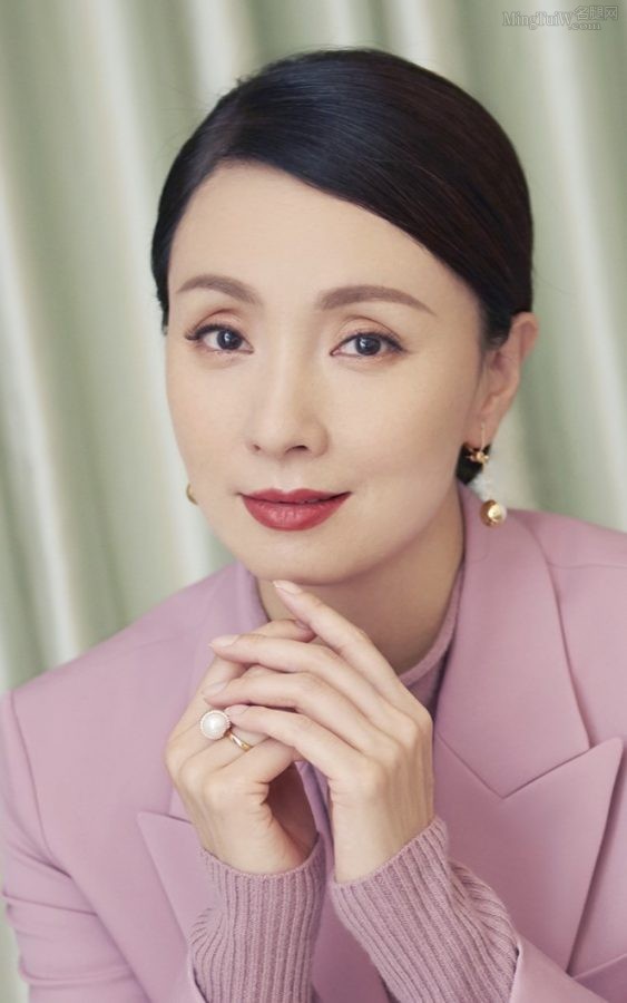 陶虹穿粉色西装踩尖头高跟鞋出席颁奖礼(4/5)