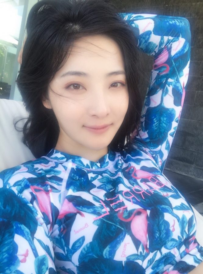 满屏都是苑子艺的大长腿(3/3)