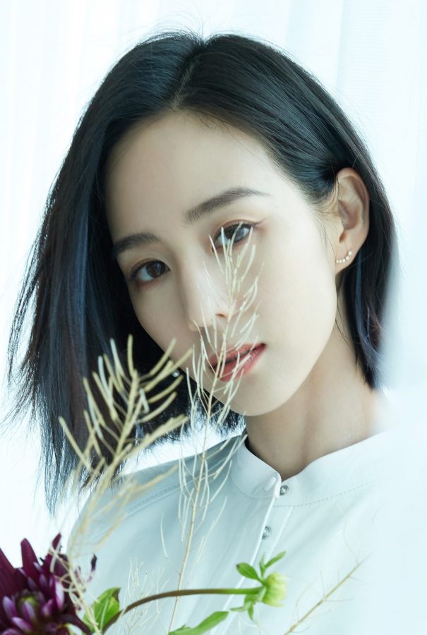张钧甯在宣传活动里炫耀她迷人的白玉腿(4/5)