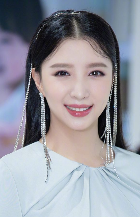 贝亲全球母婴节活动两位主持人张杨果而和顾乔安美腿同台(4/4)