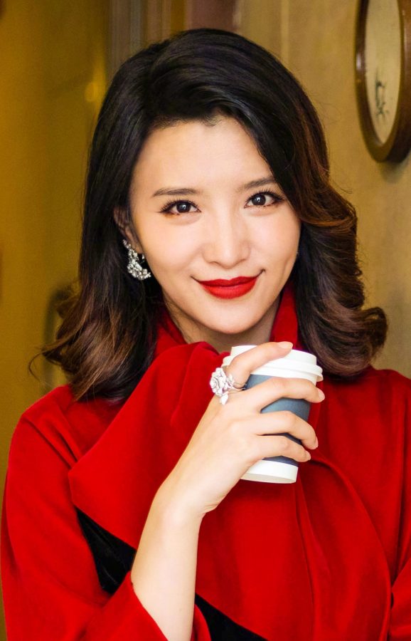 张杨果而红裙美腿高跟优雅美照(2/3)