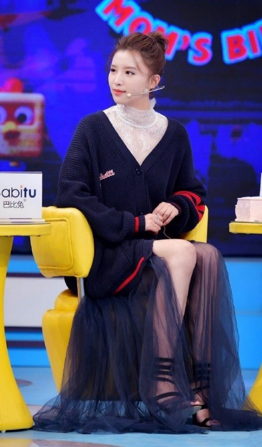 《拜托了妈妈》张杨果而纱裙美腿和主持人李静的红色尖头高跟(4/5)
