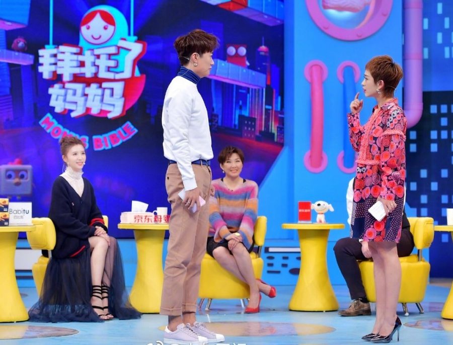 《拜托了妈妈》张杨果而纱裙美腿和主持人李静的红色尖头高跟(5/5)