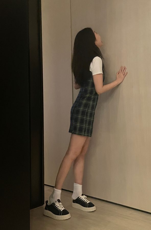 可爱妹子虞书欣纤细玉腿生活照(2/2)