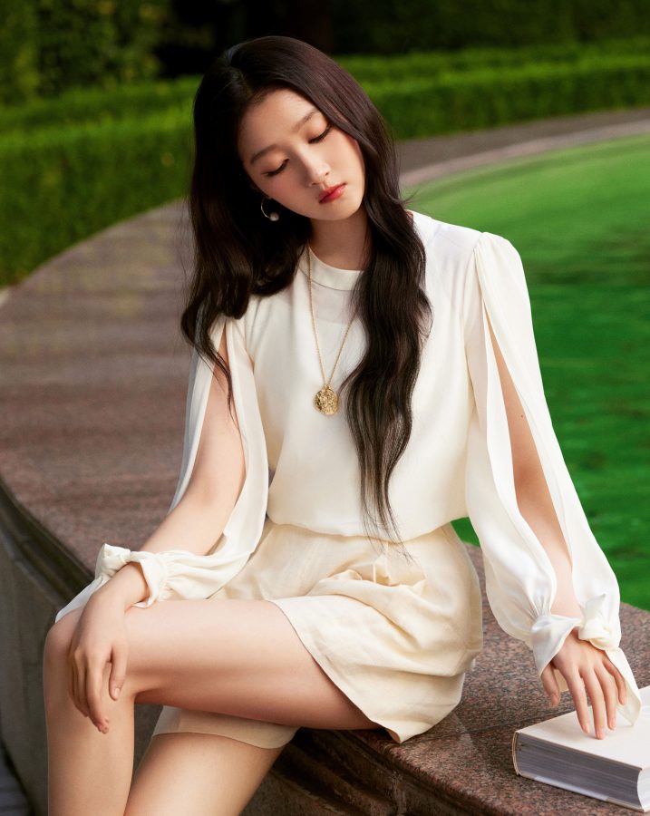 女明星关晓彤无敌长腿秀不停(4/6)