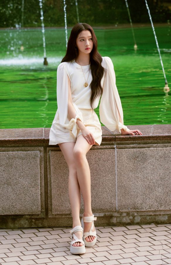 女明星关晓彤无敌长腿秀不停(3/6)