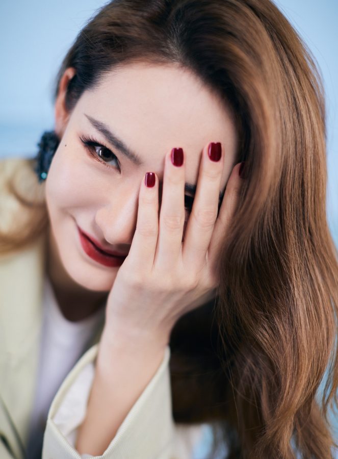 戚薇这穿搭、这腿、这波浪长发、这小表情爱了爱了(7/7)