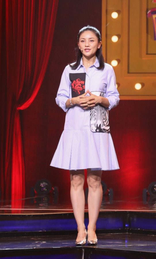 胡可录制《吐丝联盟》现场美腿无修照片(10/10)