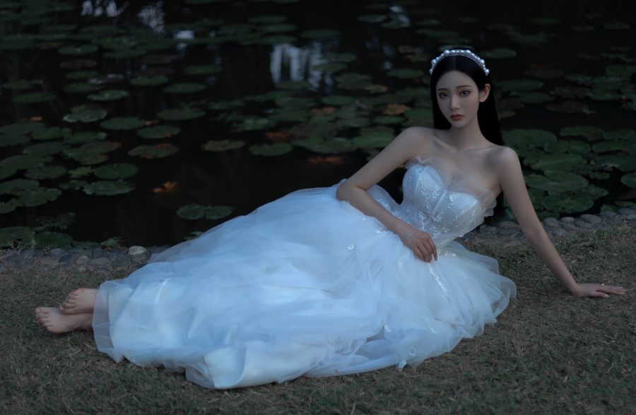 女演员王星辰的香肩美背(4/5)