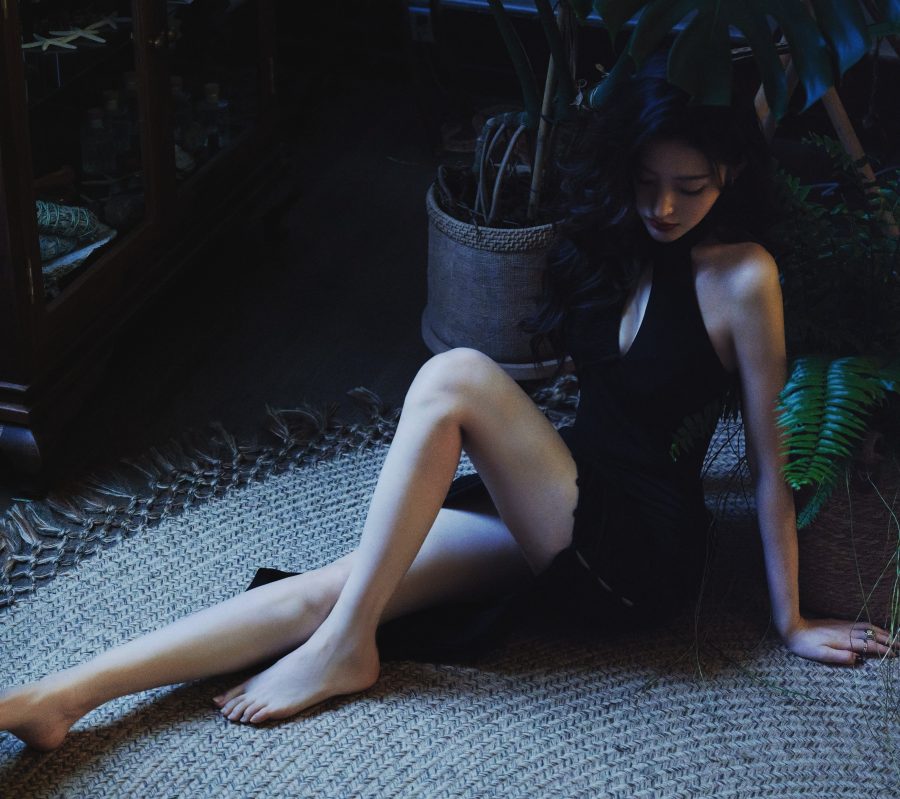 张天爱光着长腿和玉足拍摄魅惑质感写真(3/8)