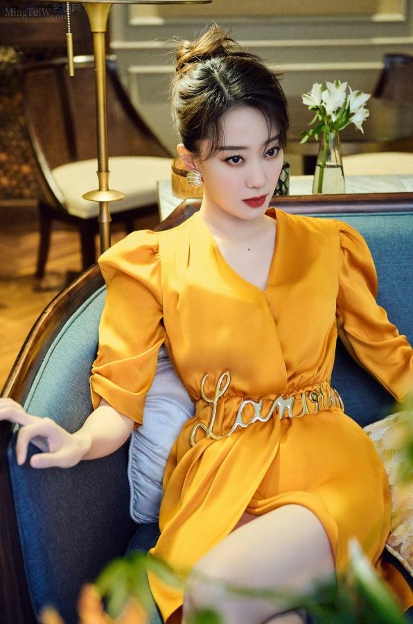 张小斐的这双长腿还是很能打的(3/5)