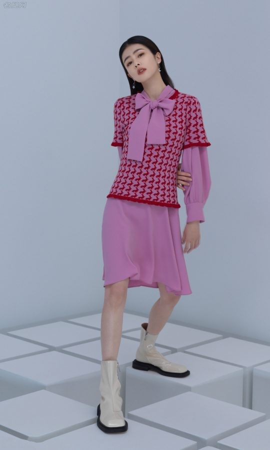 《InStyle优家画报》白鹿美腿穿短筒袜(3/3)