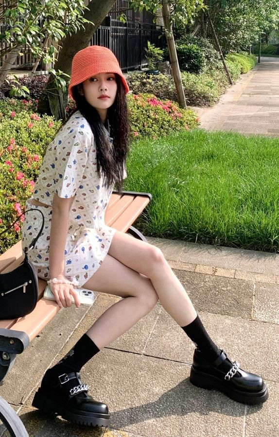 可爱的妹子白鹿白皙细腿朋友圈美照(1/5)