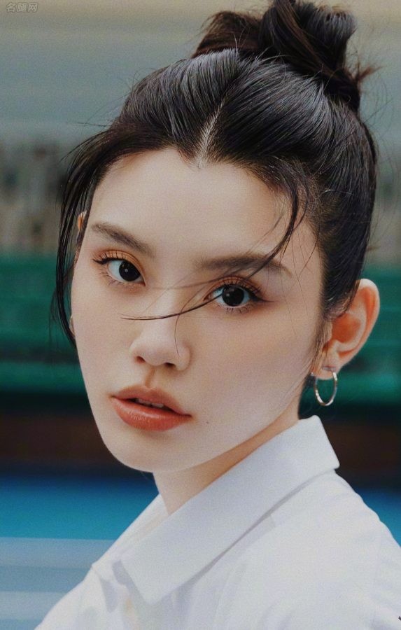 奚梦瑶为运动品牌代言大秀长腿(9/9)