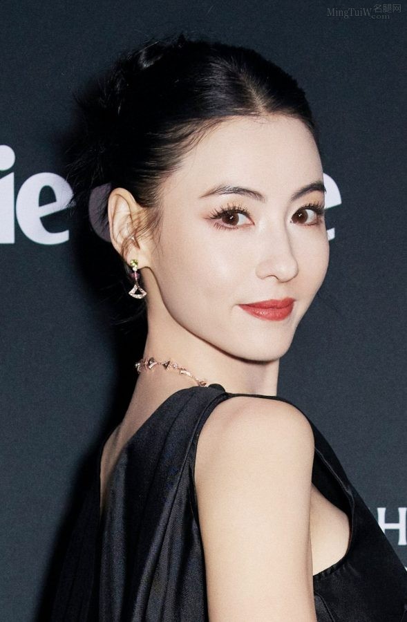 女星张柏芝身穿黑色高级感黑裙颜值不减当年(4/4)