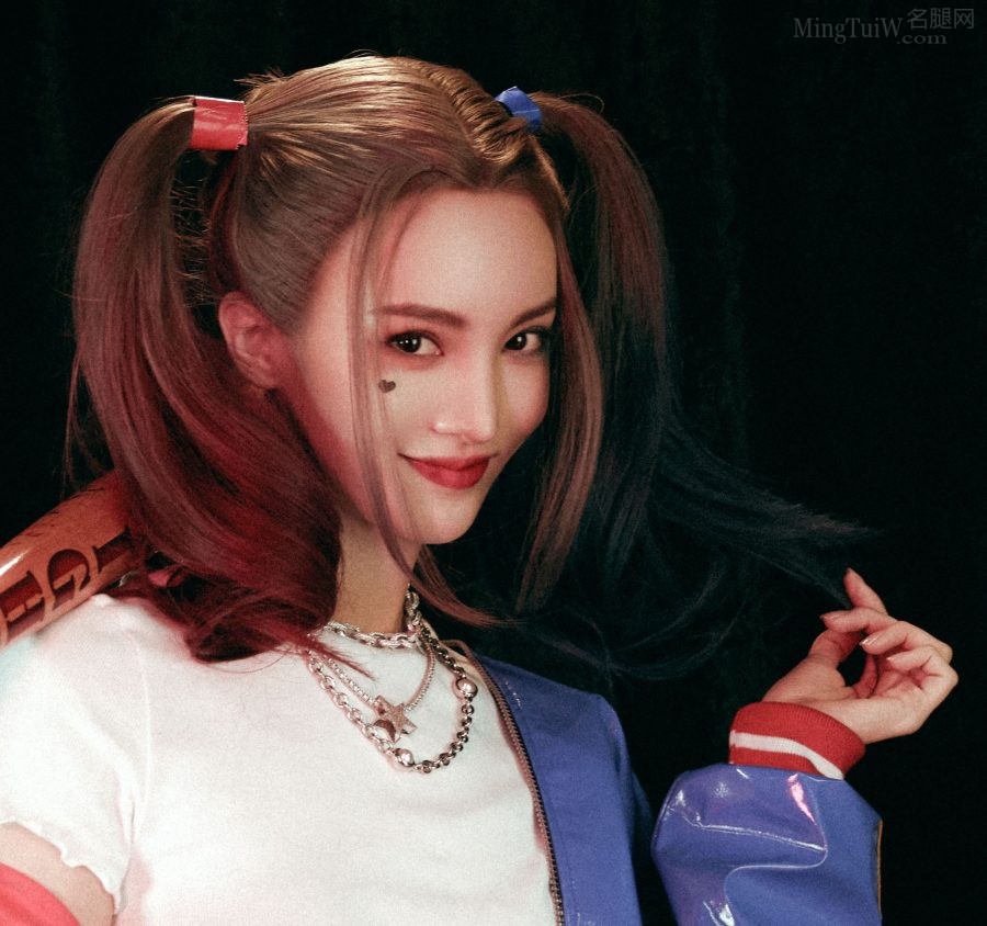 叛逆美少女金晨腿穿渔网黑丝录制《快乐大本营》(6/11)
