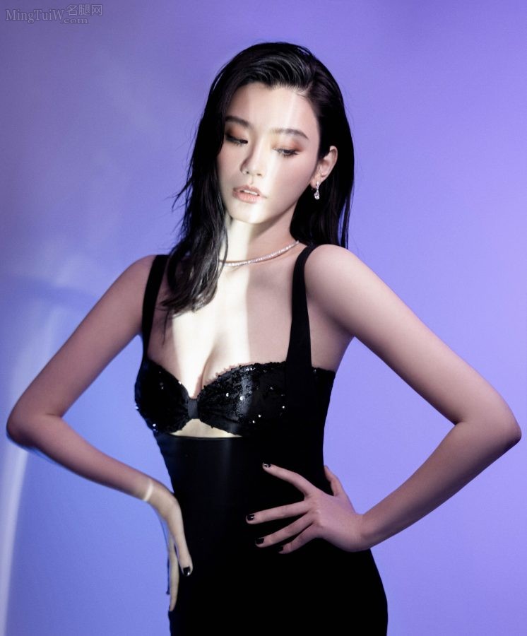 Xi Mengyao's underwear went out to attend the Cosmo Fashion Festival and was full of charm(4/12)