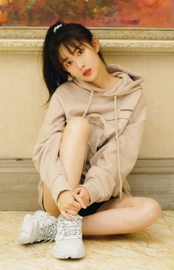 孟子义甜美可爱少女腿白皙(1/2)