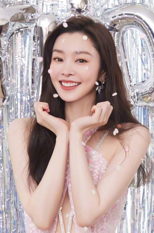 女星宋轶粉裙白腿生日美照(5/7)