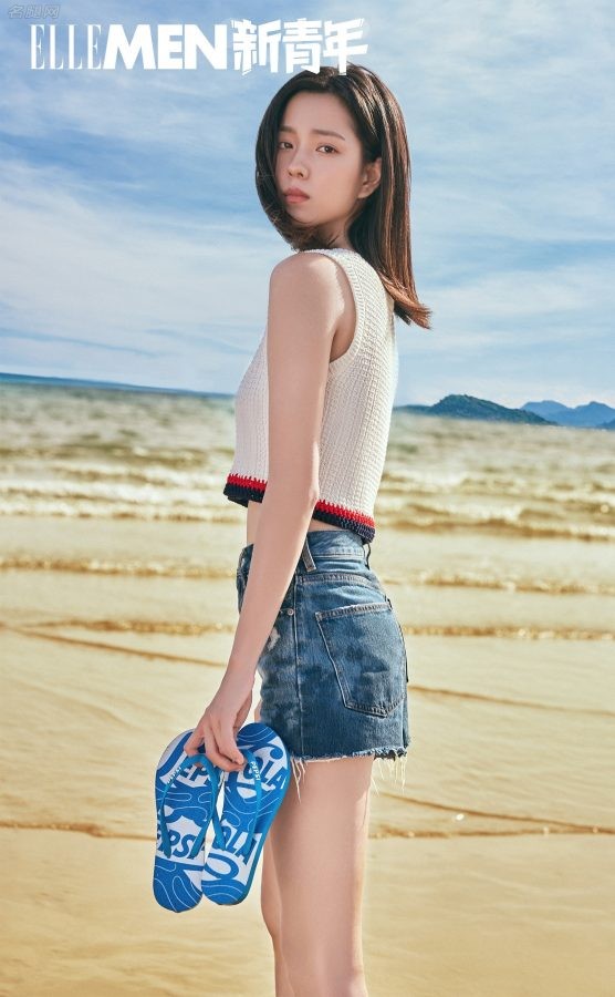喝冰镇百事可乐的海岛美少女庄达菲大腿曲线圆润光滑(2/4)