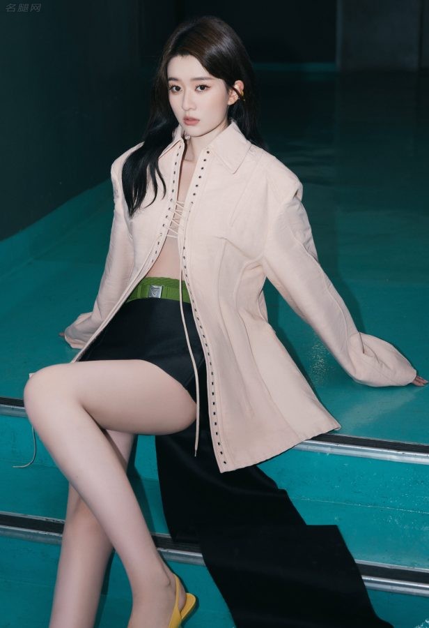 乔欣长腿美照气质宁静温柔(3/8)