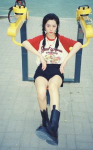 庄达菲90年代怀旧胶卷风格白美腿照