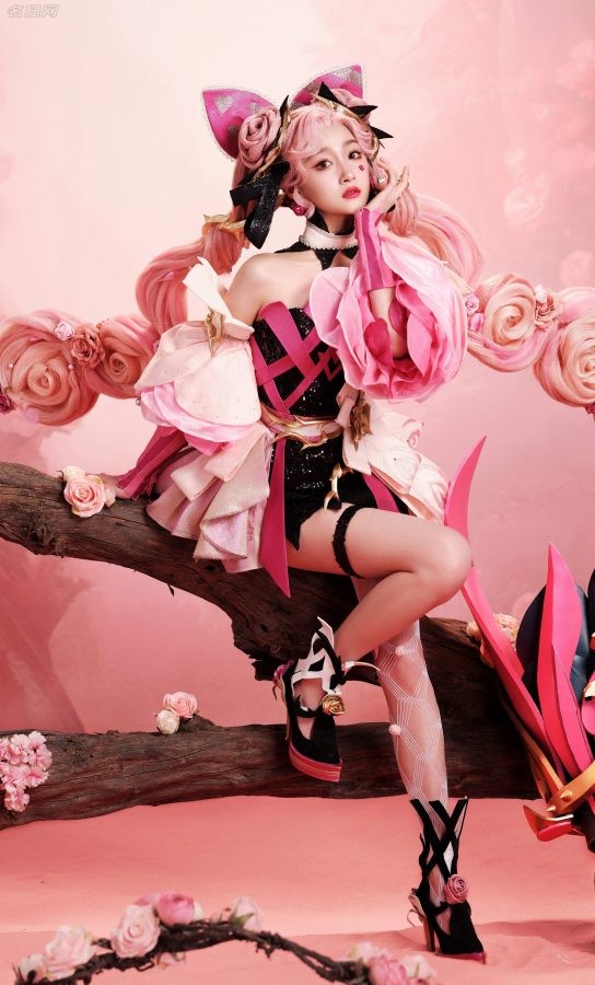关晓彤带大腿环玩cosplay你最爱的孙尚香来了(1/10)
