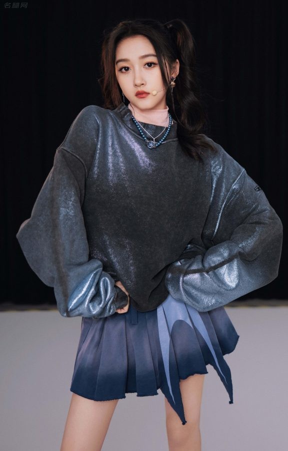 电竞美少女关晓彤头梳双马尾腿裹肉丝直播打王者荣耀(7/10)