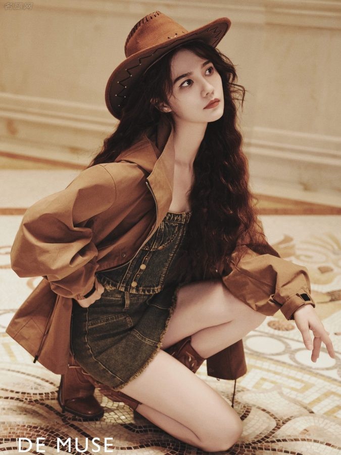 美女姜珮瑶牛仔裙白皙腿质感写真(1/2)